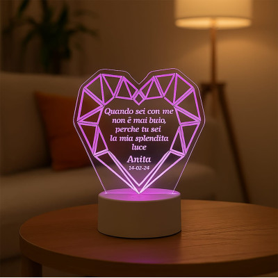 Lampada in Plexiglass con Forma Diamante e frase d'Amore Personalizzato con Nomi e Date