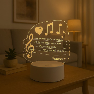 Lampada in Plexiglass con Spartito Musicale e Citazione Frase Vasco Rossi Personalizzata con Nome